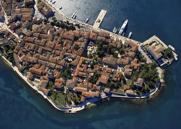 In With Terrace, Air Conditioning, Wifi, Washing Machine *