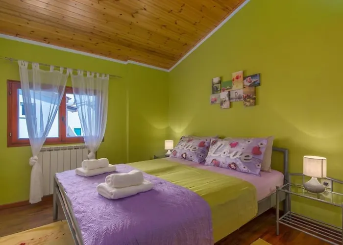 In With Terrace, Air Conditioning, Wifi, Washing Machine