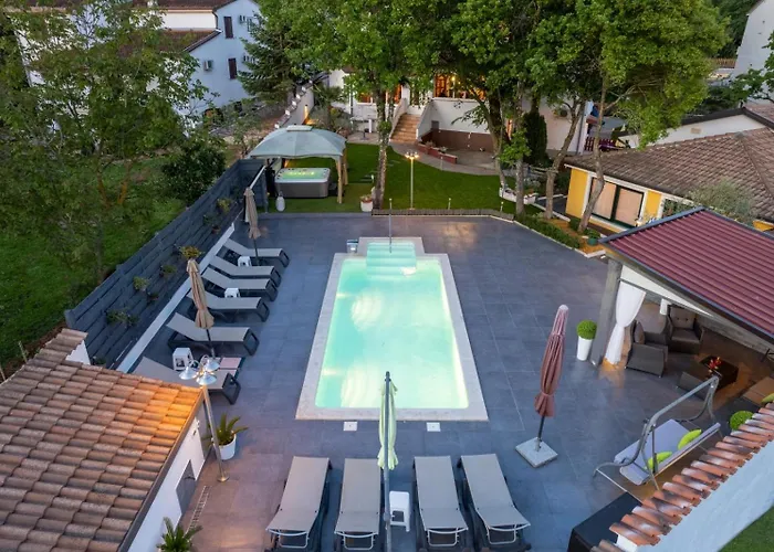 Apartman In With Terrace, Air Conditioning, Wifi, Washing Machine Poreč