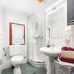 דירה In With Terrace, Air Conditioning, Wifi, Washing Machine