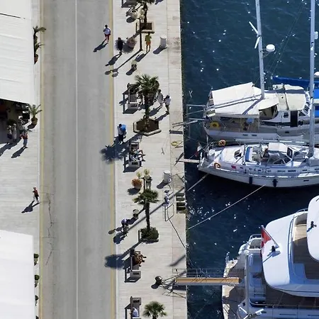 アパート In With Terrace, Air Conditioning, Wifi, Washing Machine ポレッチ