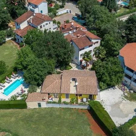 In With Terrace, Air Conditioning, Wifi, Washing Machine