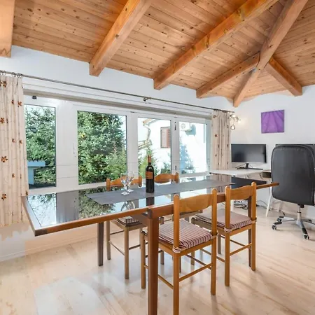 Apartment In With Terrace, Air Conditioning, Wifi, Washing Machine