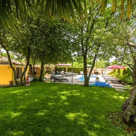Apartment In With Terrace, Air Conditioning, Wifi, Washing Machine *