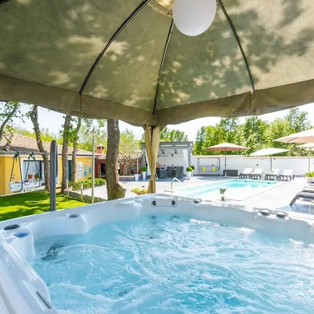 In With Terrace, Air Conditioning, Wifi, Washing Machine Πόρετς