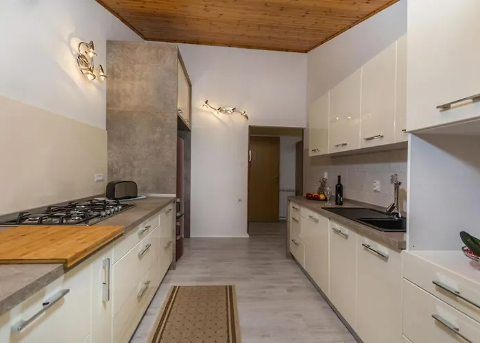 In With Terrace, Air Conditioning, Wifi, Washing Machine Apartmán *