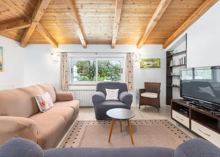 Διαμέρισμα In With Terrace, Air Conditioning, Wifi, Washing Machine Πόρετς