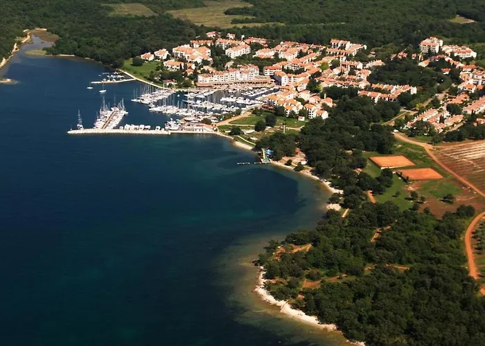 Appartamento In With Terrace, Air Conditioning, Wifi, Washing Machine Porec