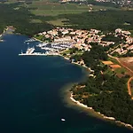 Apartamento In With Terrace, Air Conditioning, Wifi, Washing Machine Poreč